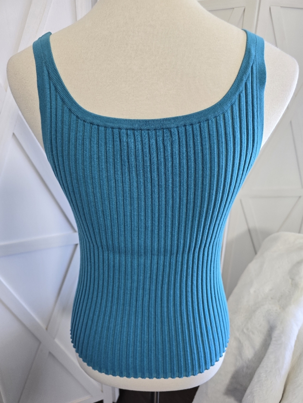 Cable & Gauge Teal/Turquoise Ribbed Tank Top - Picture 4 of 7
